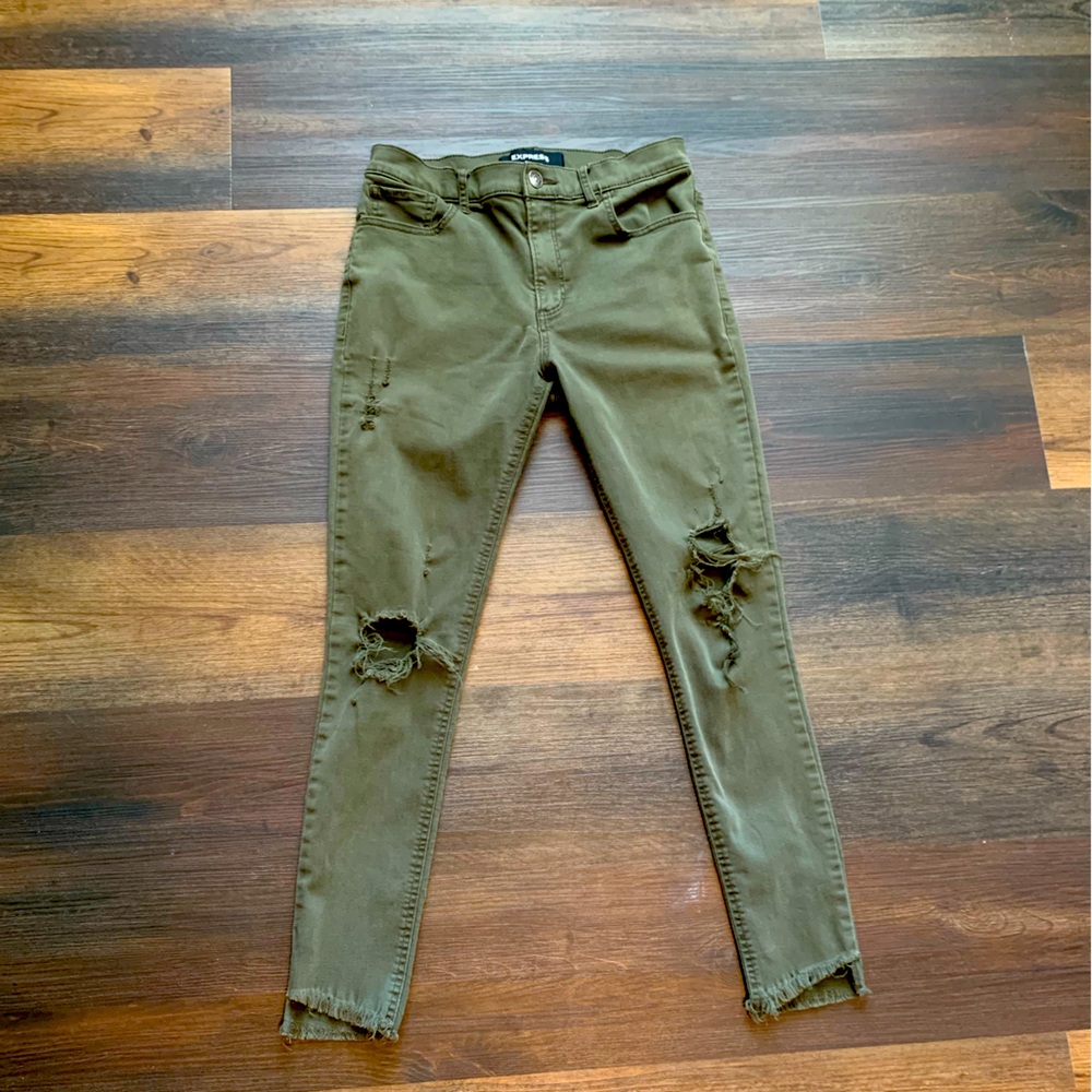 EXPRESS Cropped Distressed Jeans